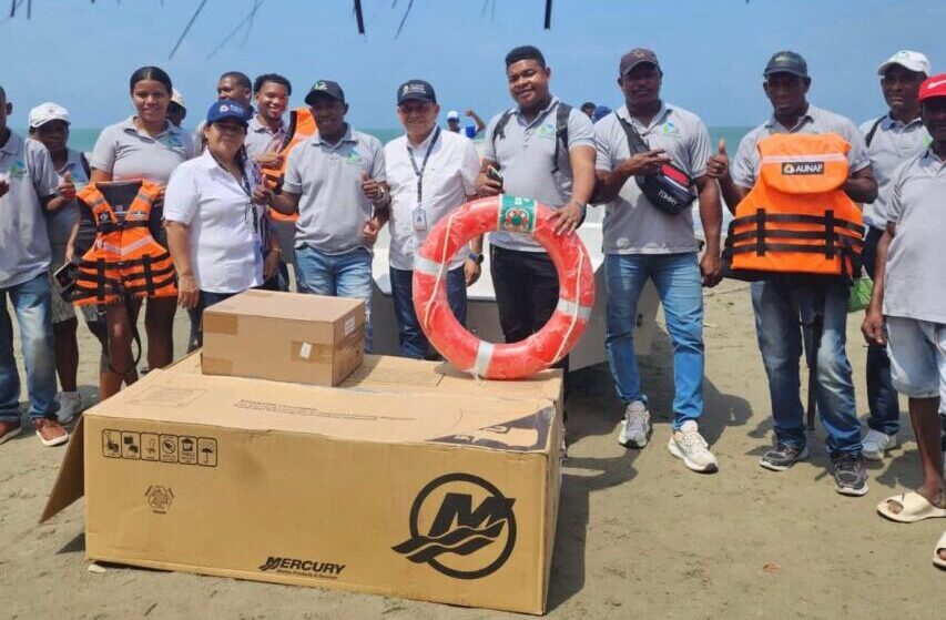 ENTREGA DE EMBARCACIONES EN CARTAGENA.